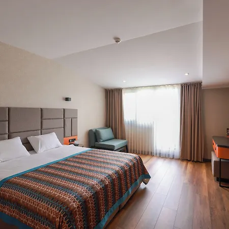 Hotel Incipark 4*
