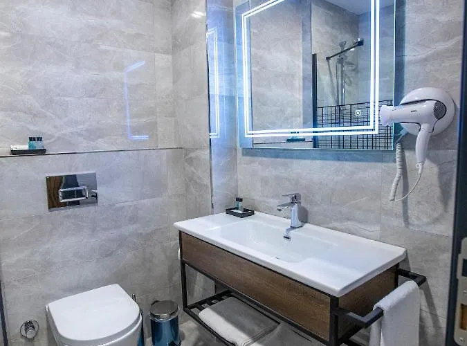 Incipark מלון סקרייה